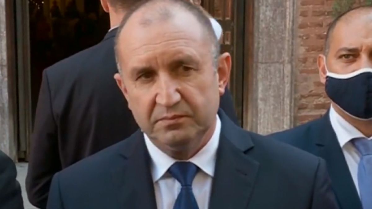 Радев оцени нахлуването на протестиращи в НС като нормално, защото... 