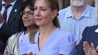 Николина Ангелкова шашна с нова визия, неузнаваема е СНИМКИ 