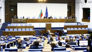 Депутатите пак показаха червен картон на президента