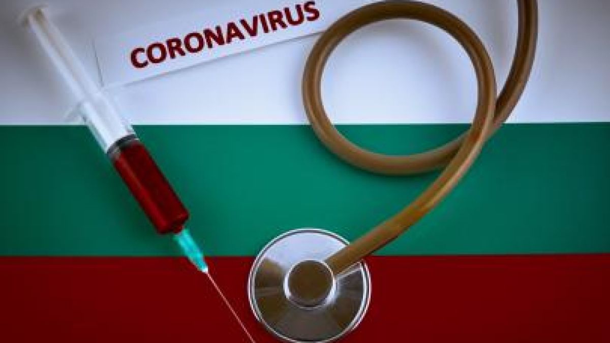 Броят на заразените с COVID-19 у нас расте, но жертвите са по-малко