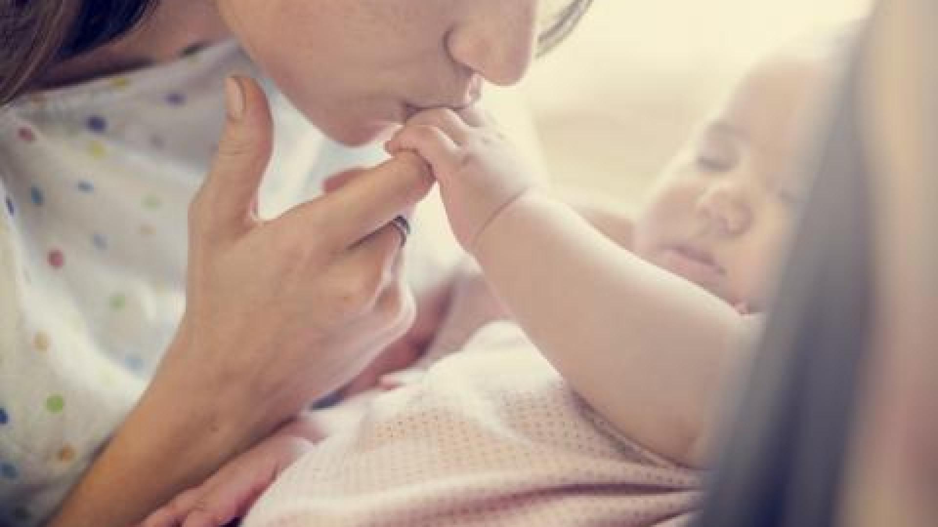 Ето как и кои звездни майки прибират по 10 бона на месец СНИМКИ