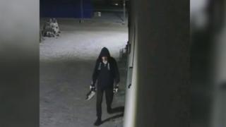 Софиянци от баровски квартал изпищяха, задигат им всичко от кецове до коли СНИМКИ