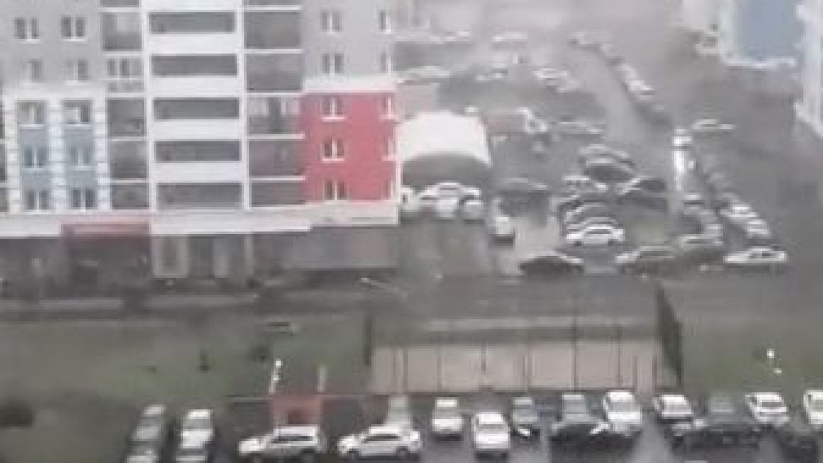 Зимата иде! В този голям град вече заваля сняг ВИДЕО