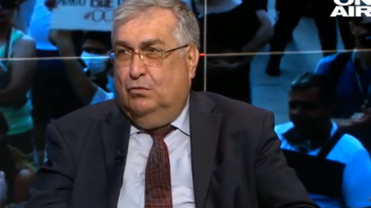 Проф. Близнашки разкри колко опасен е тайният проект на Радев за нова Конституция 