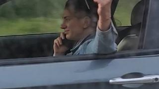 Момиче направи нещо отвратително пред семейство с дете в София ВИДЕО 18+