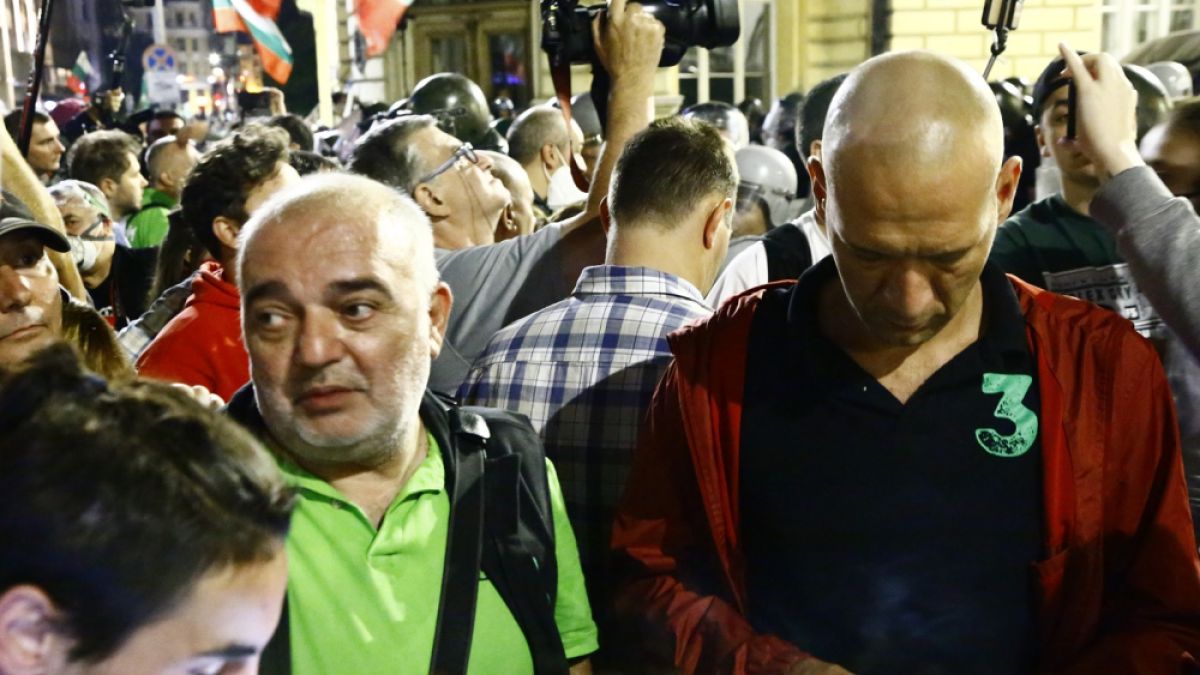 Бивш пиар на БСП за Бабикян: „Мутри вън! Приятели вътре!” се очертава положението