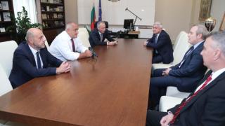Първо в БЛИЦ: Борисов съобщи страхотна новина: Увеличават заплатите на...