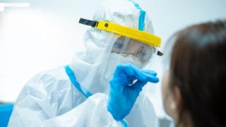 Голямо огнище на COVID-19 пламна във Варна