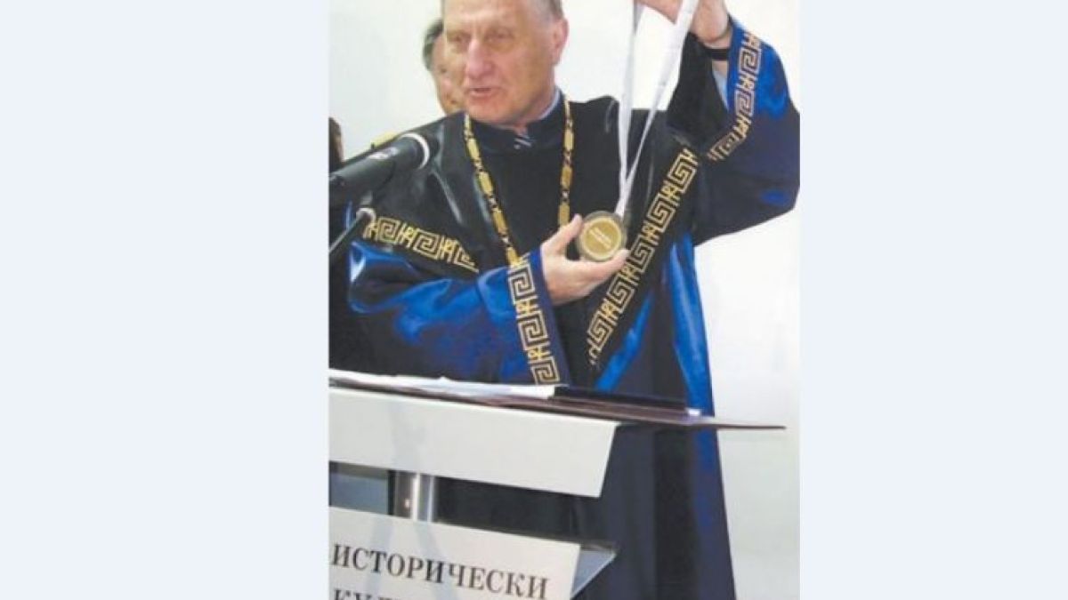 Почина проф. Александър Воденичаров