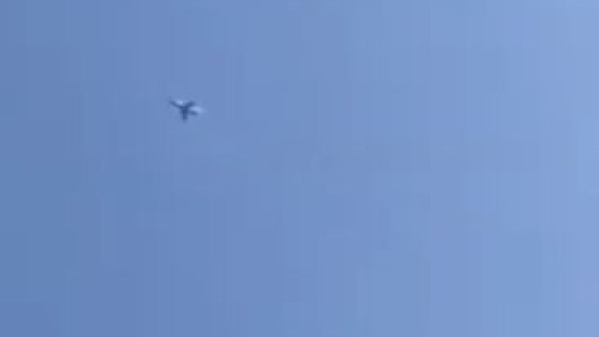 Извънредна ситуация с "Фалкон" в небето над Бургас ВИДЕО