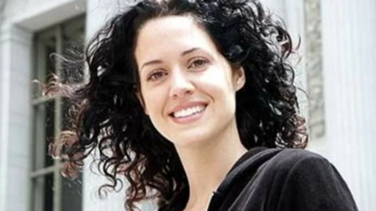  Да си заспиш момиче и да се събудиш баба: 21-годишна побеля за една нощ СНИМКИ