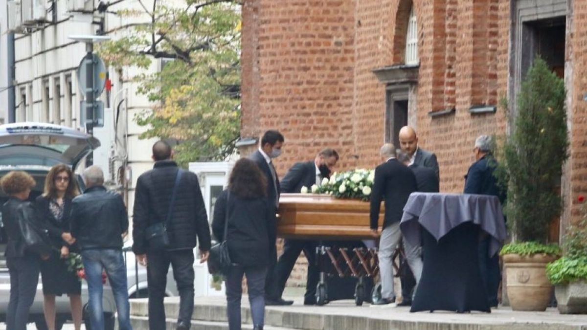 Защо ковчегът на Христо Сираков бе затворен и близките му решиха да кремират тялото?