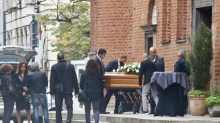 Защо ковчегът на Христо Сираков бе затворен и близките му решиха да кремират тялото?