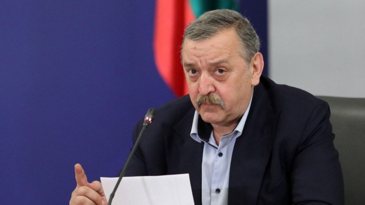 Проф. Кантарджиев издаде рецептата си от 3 храни срещу К-19 