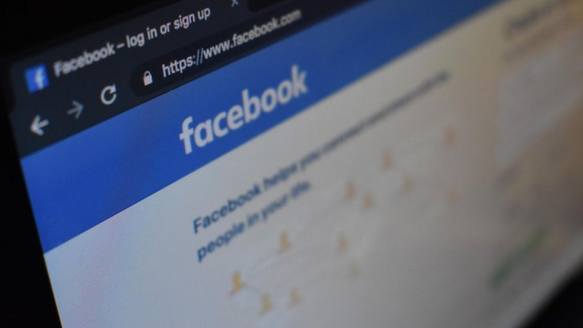 Новият вид на Facebook ви влудява? Ето как да си върнете стария!