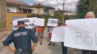 Радев почувства народната "любов" на свищовлии 