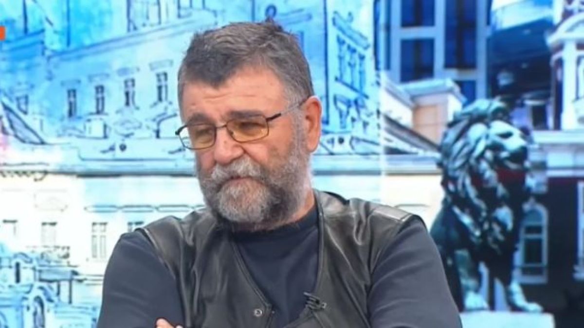 Писател: Протестиращите държат павета, а не ключа, най-страшно е, че...
