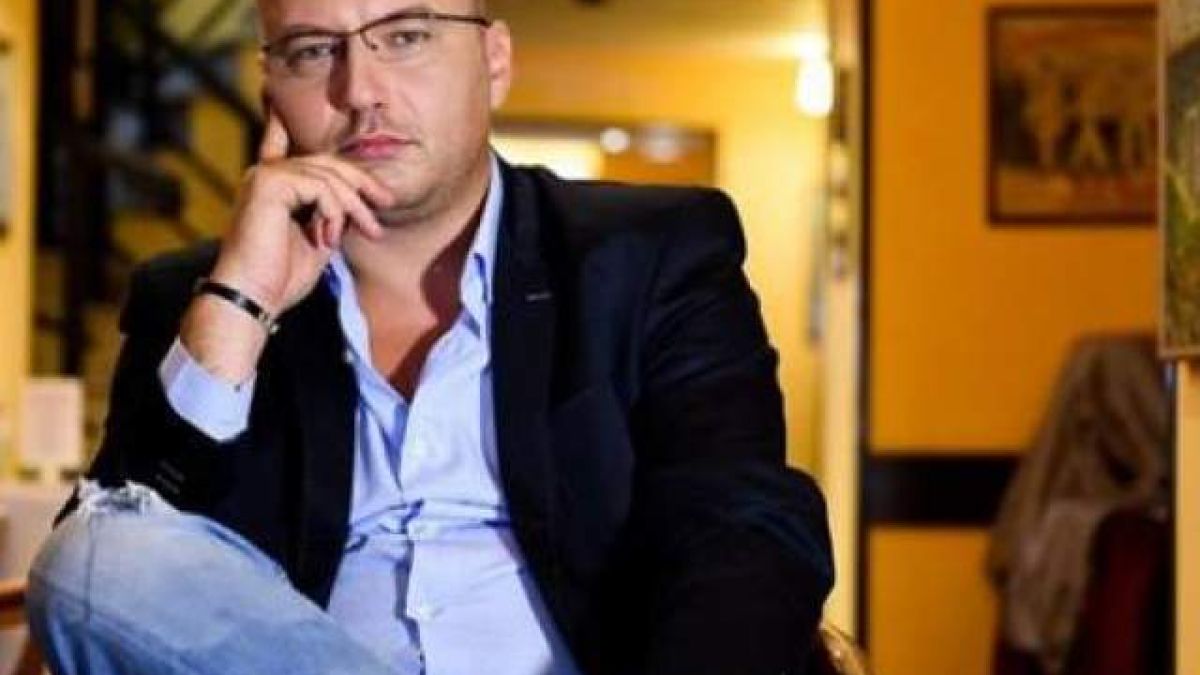 Шеф Манчев разкри как се е влюбил в тъщата на сина си 