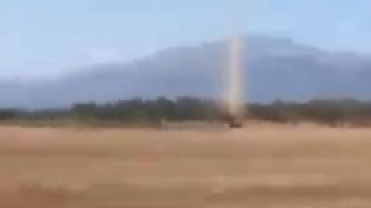Страшен природен феномен в полето край Казанлък ВИДЕО 