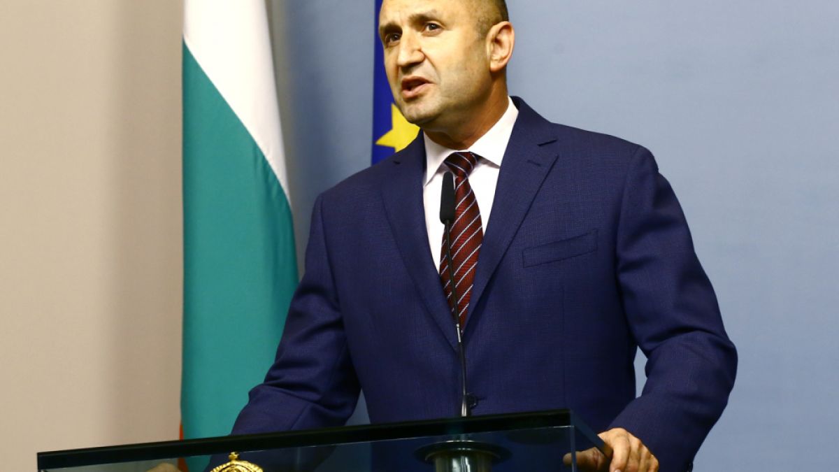Министерство на отбраната с горещ детайл за COVID скандала с Радев  