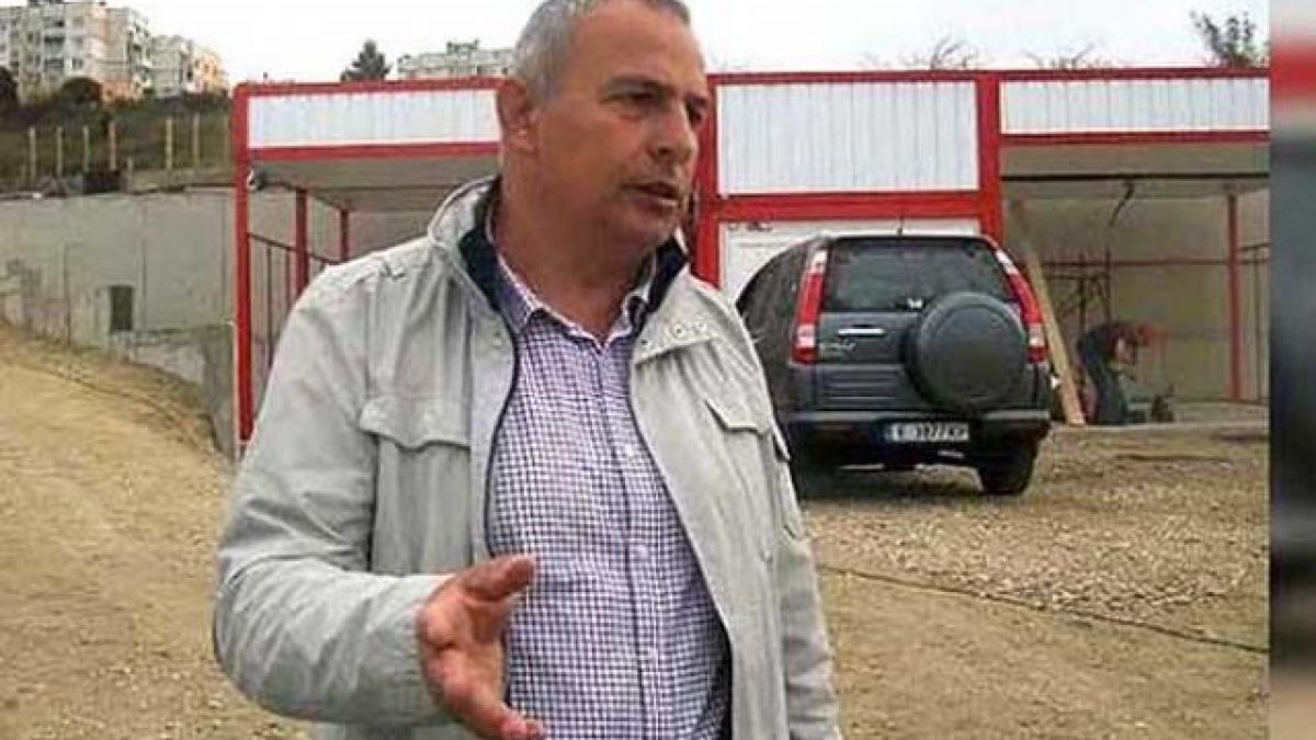 Братът на Плевнелиев едва свързва двата края заради...