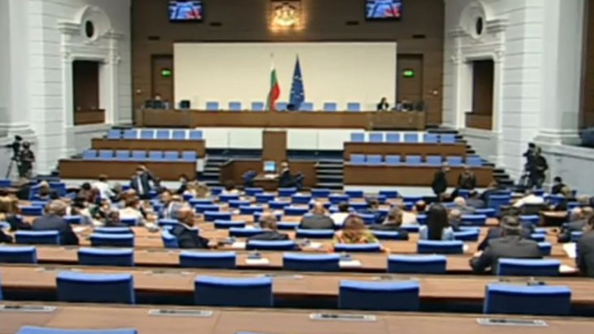Парламентът ще обсъжда въвеждането на електронни визи за руските туристи
