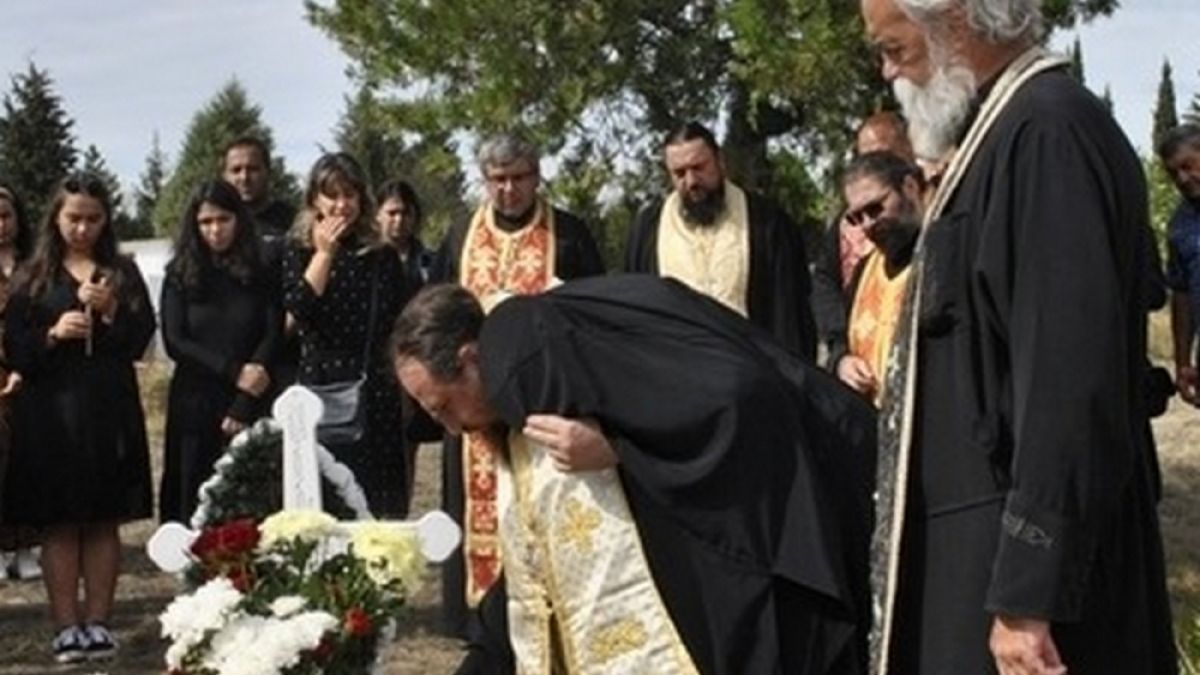 Вдовицата на отец Ромил с шокиращи разкрития за мистериозната му смърт СНИМКИ