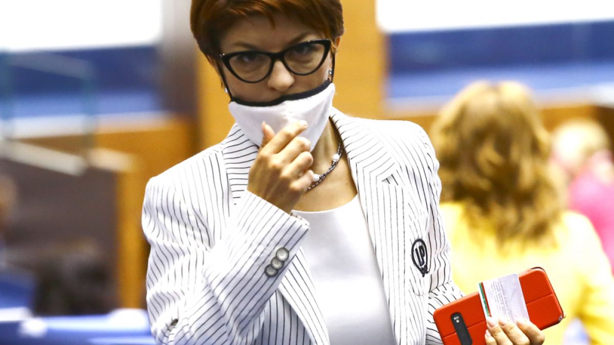 Деси Атанасова с важни уточнения за проекта за нова конституция 