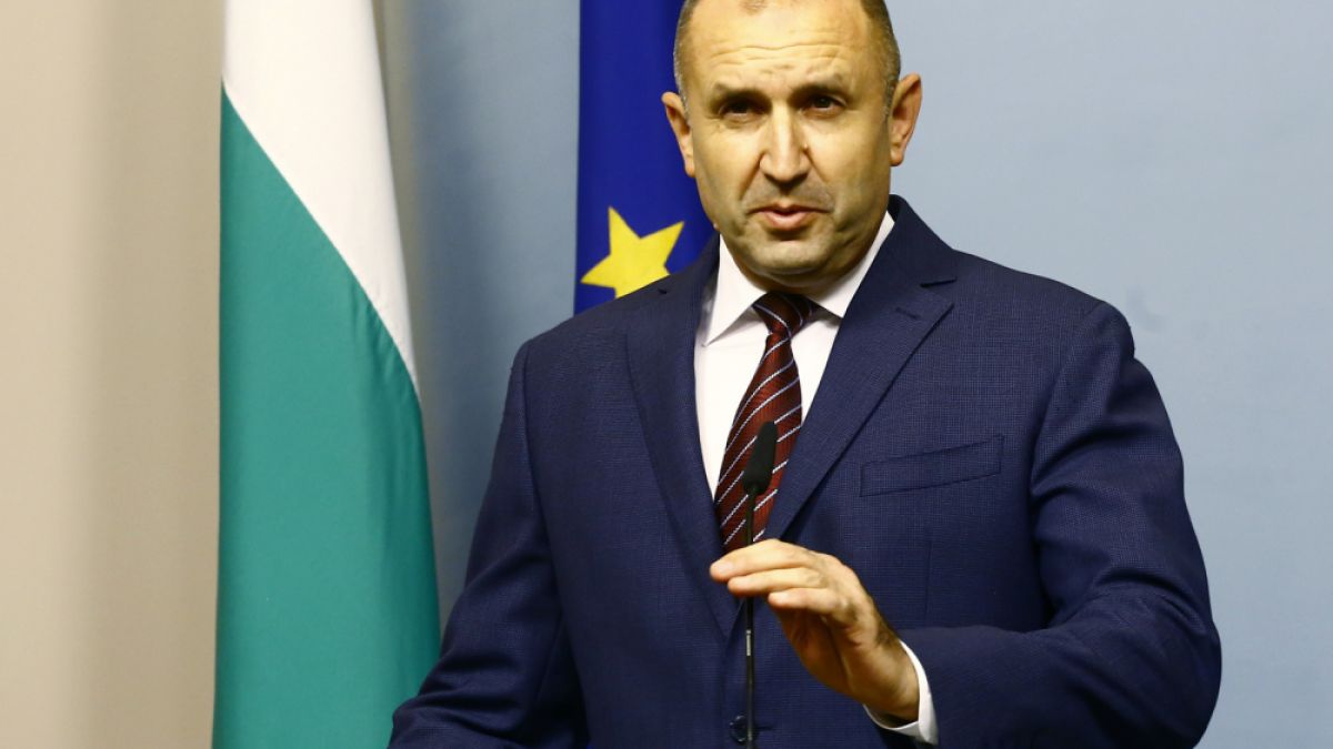 Радев се чу по телефона със зам.-помощник държавния секретар на САЩ
