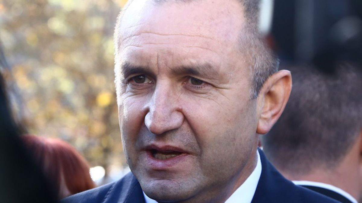 Мика Зайкова приклещи Радев в Смолян с парлив въпрос
