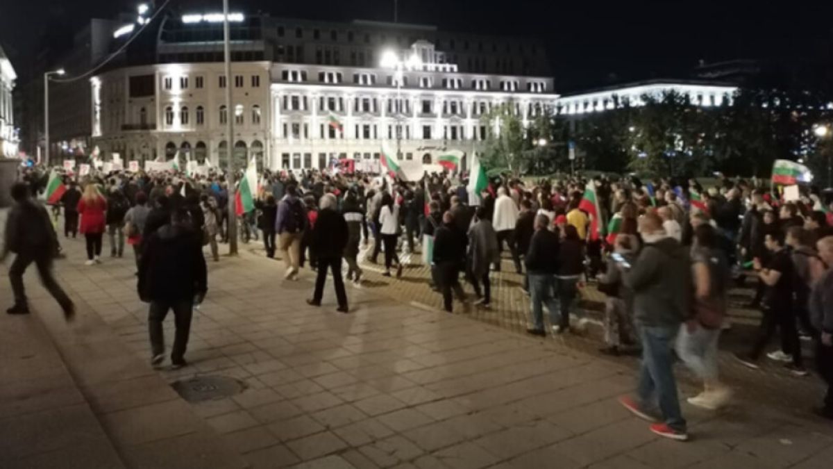 Горещи новини за вчерашното Велико народно въстание
