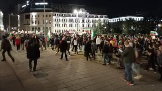 Горещи новини за вчерашното Велико народно въстание