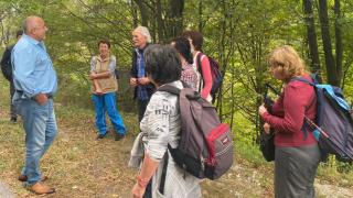 Борисов и русокосата кметица хванаха гората, а там неочаквано срещнаха... ВИДЕО