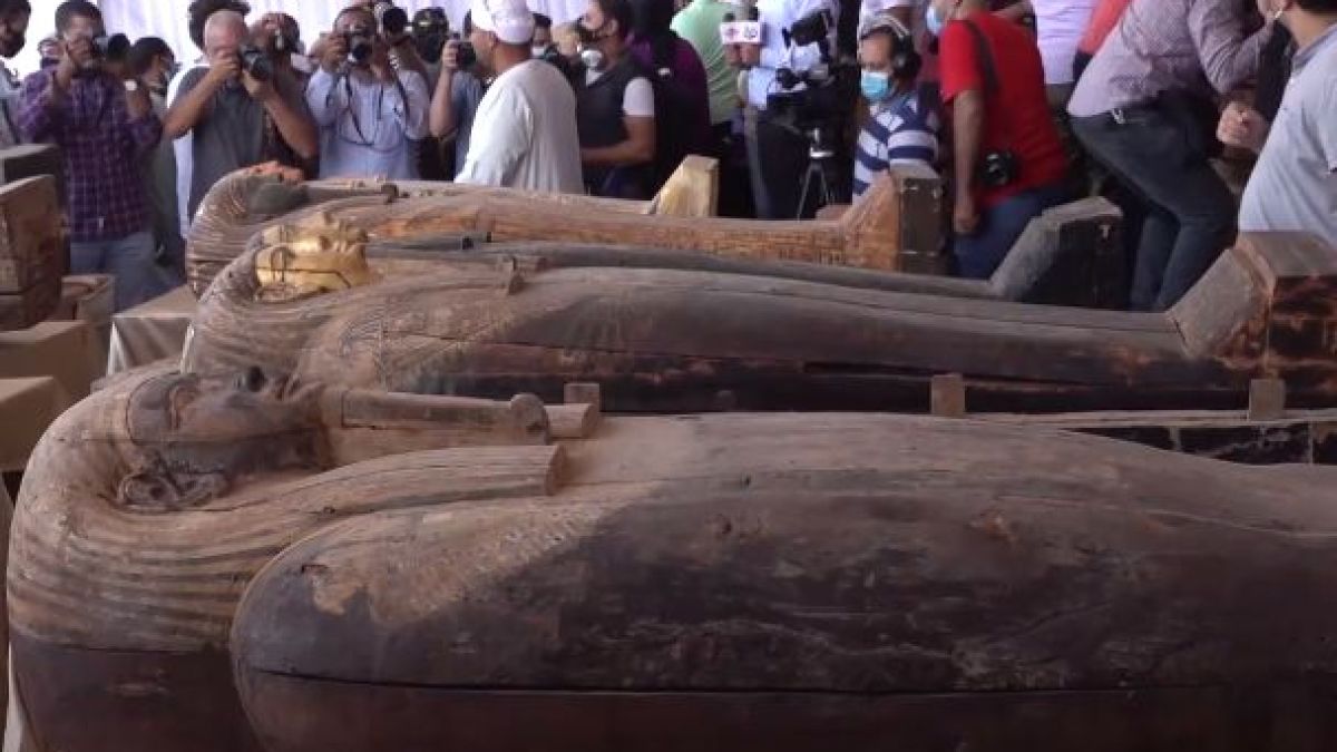 Археолози направиха сензационна находка край Кайро, която ще промени историята ВИДЕО