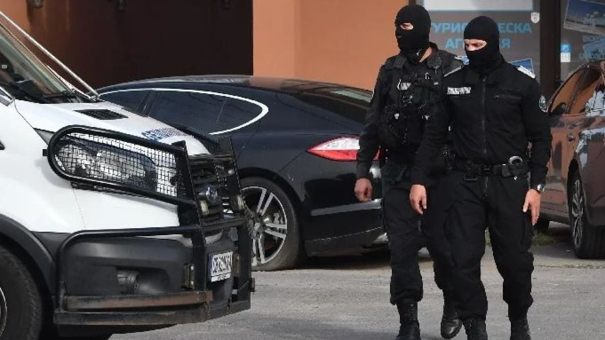 Проговори още една жертва на ромските барони Мето и Трайчо: Хотелът им е за прикритие, вътре има...  