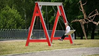 Трагедия: Момченце се качи на люлка и загина ВИДЕО 