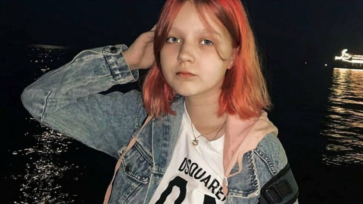 13-годишната ученичка, станала майка, показа бебето си СНИМКИ