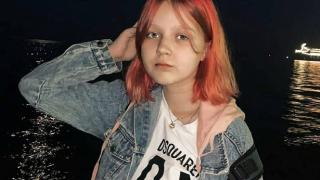 13-годишната ученичка, станала майка, показа бебето си СНИМКИ