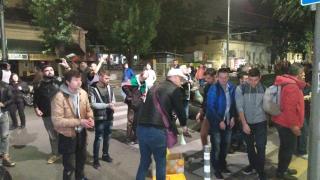 Малобройни протестиращи пак пропиляха яйца СНИМКИ
