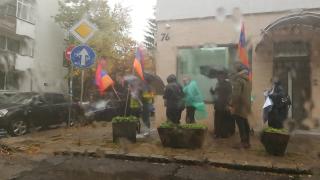Извънредно в БЛИЦ! Жандармерия заварди столичния квартал „Изток“! СНИМКИ
