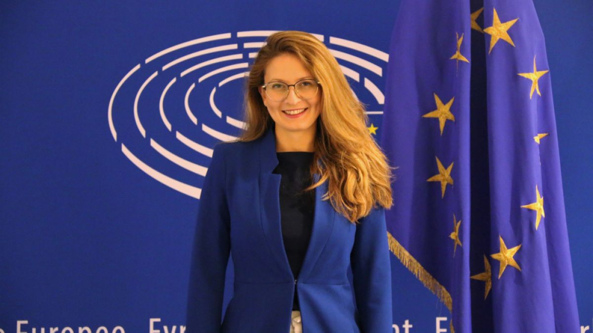Цветелина Пенкова: Резолюцията сне доверие към управляващите и изрази подкрепата към българските граждани