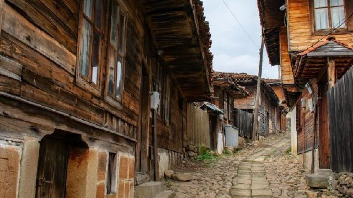 Маршрути: Местата в България, които ни връщат във Възраждането 