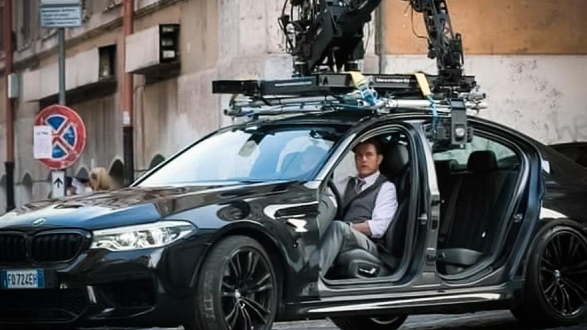 Том Круз избяга от полицейско преследване с BMW M5 без врати ВИДЕО