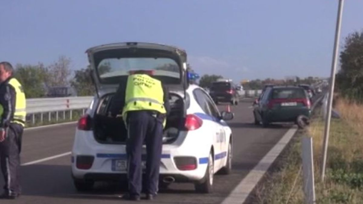 Голяма беля сполетя дядо, аварирал с колата си на входа на Бургас СНИМКИ