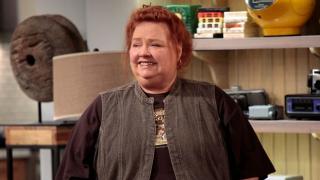 Почина Бърта от култовия сериал „Двама мъже и половина“ ВИДЕО