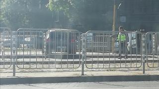Сигнал до БЛИЦ: Варненска шофьорка направи голяма поразия на столичен булевард СНИМКА 