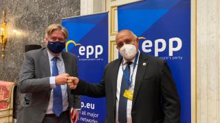 Генералният секретар на ЕНП попари протестите в София! Призна пред Борисов, че...