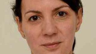 Сара реши да пие по 3 литра вода дневнo, ето как изглежда след 4 седмици СНИМКИ