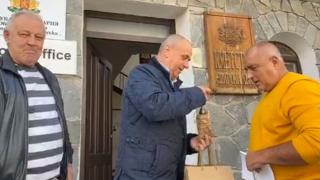 Борисов изненадващо се появи в... ВИДЕО