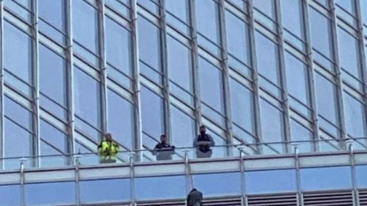Опасна ситуация на Trump Tower в Чикаго ВИДЕО